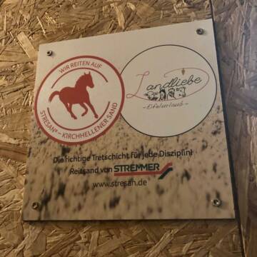 Bild: Stall in  Frauenkron