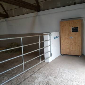 Großer Sattelschrank