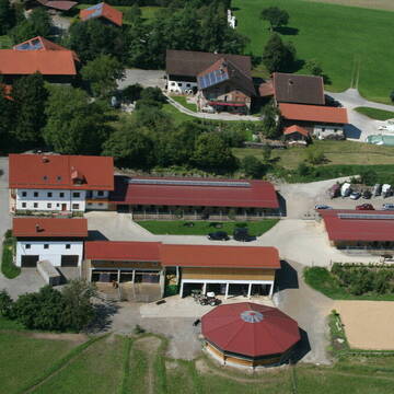 Bild: Stall in  Tuntenhausen