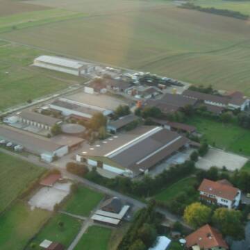 Bild: Stall in  Heldenbergen