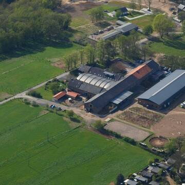 Bild: Stall in  Scheuren