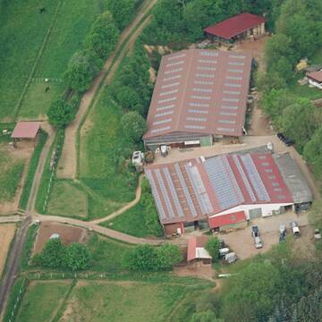 Bild: Stall in  Gebroth