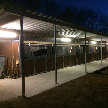 Bild: Stall in  Dünnwald