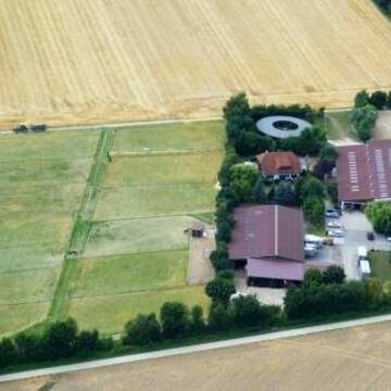 Bild: Stall in  Nieder-Wöllstadt