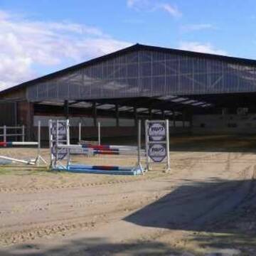 Reithalle vom Außenplatz