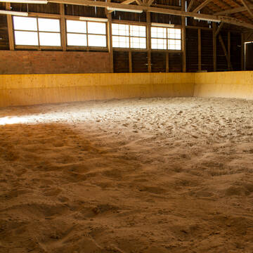 Reithalle 20 x 15 Meter