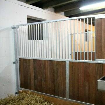 Bild: Stall in  Gerthe