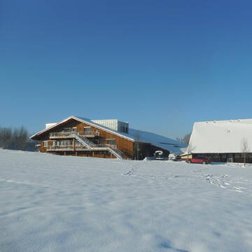 Bild: Stall in  Rennertshofen